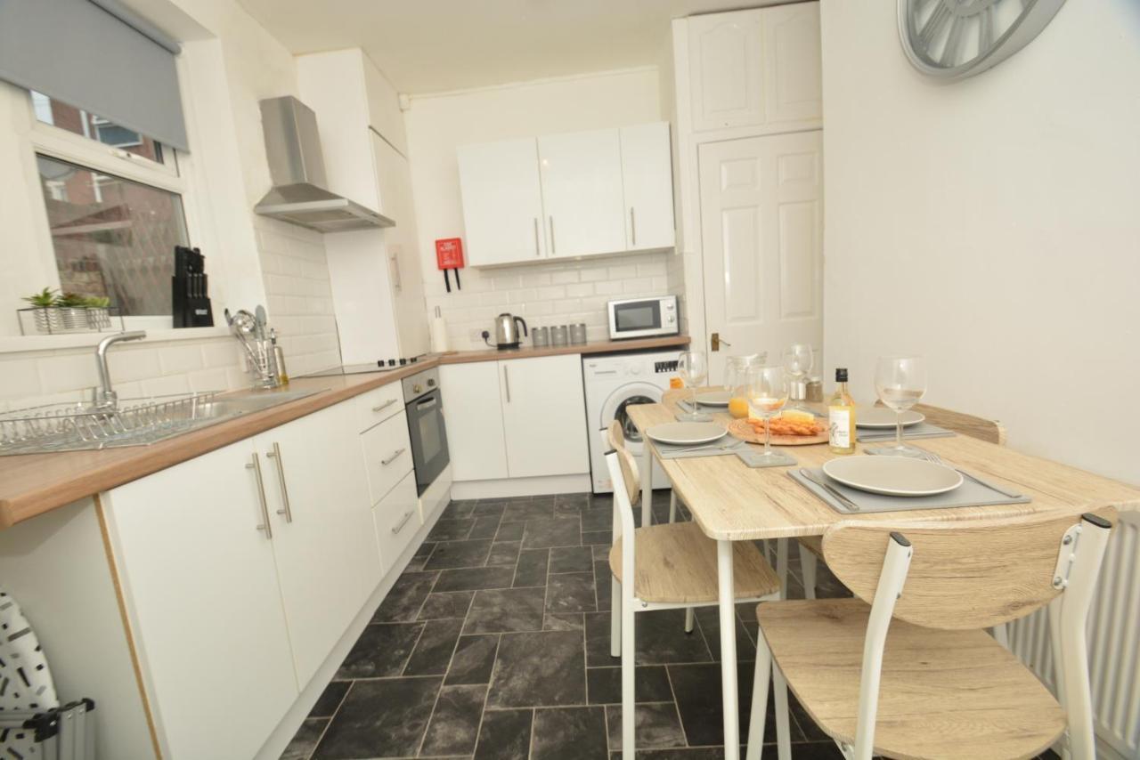 גטשהד Spacious And Homely 2 Bedroom Flat - Suitelivin מראה חיצוני תמונה