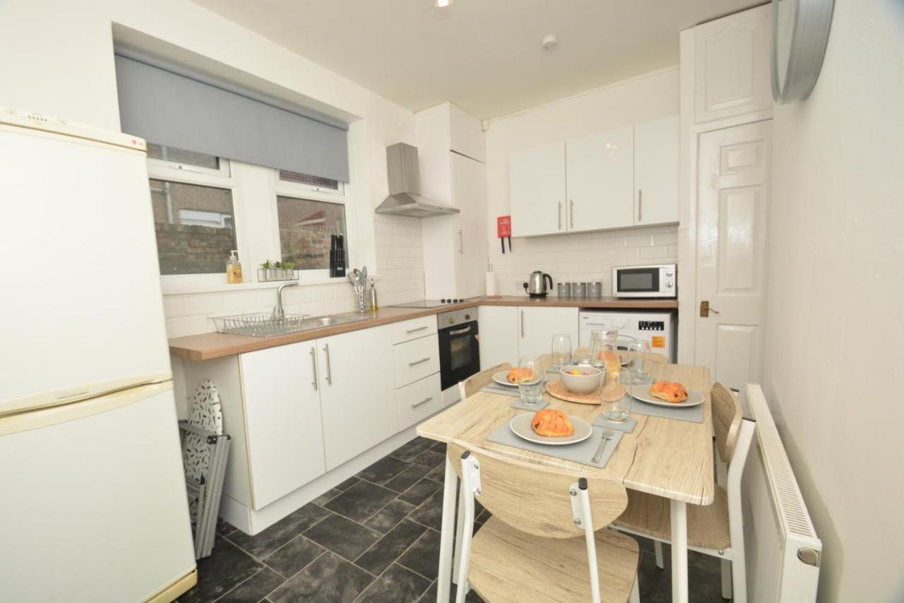גטשהד Spacious And Homely 2 Bedroom Flat - Suitelivin מראה חיצוני תמונה