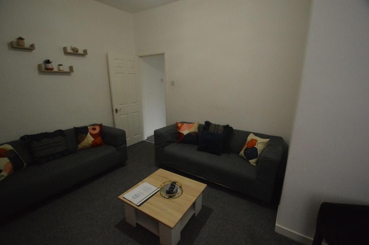 גטשהד Spacious And Homely 2 Bedroom Flat - Suitelivin מראה חיצוני תמונה